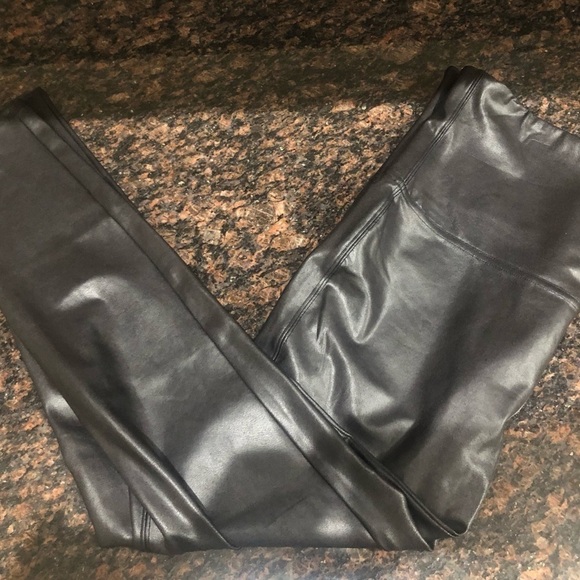 SPANX VERY BLACK Faux Leather Leggings SZ. 2X L - Picture 7 of 12